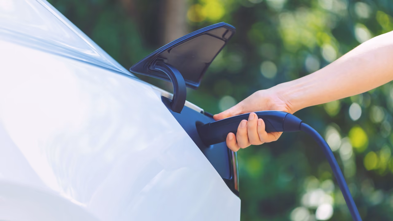 Can Solar and Wind Clean Up EV Stations