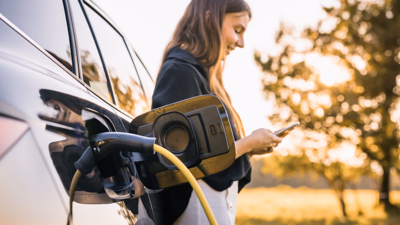 Smart Charging Syncs EVs with Home Energy